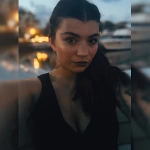 Meet your Posher, Alyssa